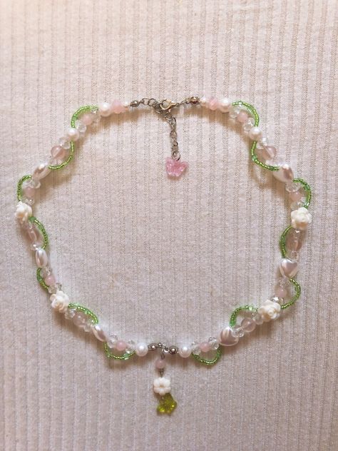 Aesthetic Beads, Diy Pearl Necklace, Pink Bead Necklace, Anting Manik, Handmade Pearl Necklace, Coquette Fashion, Cray Cray, Pretty Jewelry Necklaces, Bead Making