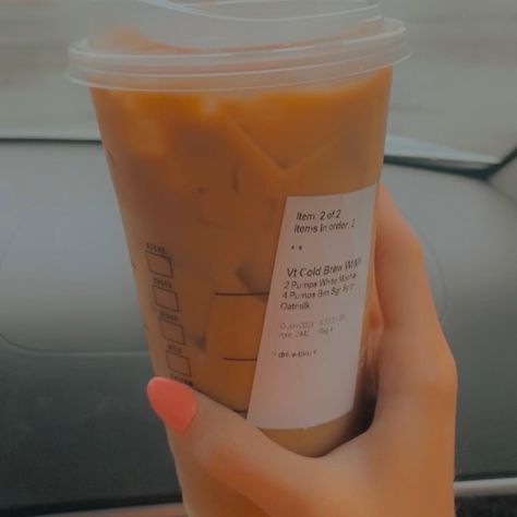 venti cold brew with oat milk, 2 pumps of white mocha, 4 pumps of brown sugar Starbucks Cold Brew, White Mocha, Oat Milk, Starbucks Coffee, Cold Brew, Oats, Brown Sugar, Mocha, Milk