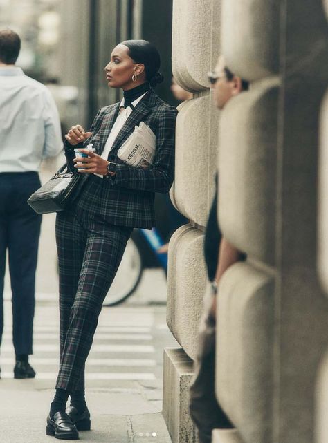 Mastering Conservative Dressing: Style Tips for Every Occasion — Autum Love Black Loafers Outfit, Jasmin Tookes, Loafer Outfits, Conservative Dresses, Conservative Outfits, Suit Stores, Campaign Shoot, Anne White, Conservative Fashion