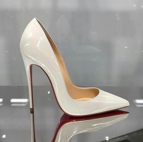 White Stiletto Heels, Elegant Shoes Heels, Heels Photo, Men High Heels, Hak Tinggi, Shoe Heels, Jeweled Shoes, Pretty Shoes Sneakers, Fashion Shoes Heels