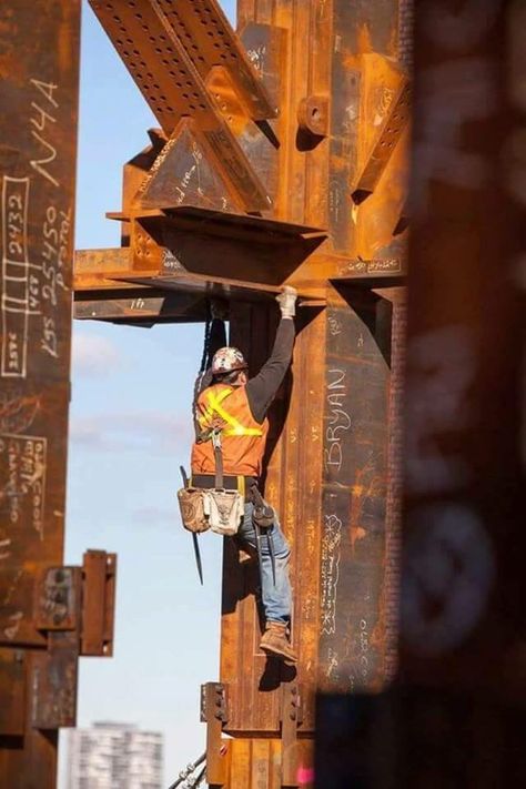 Hell ya! My kind of hardworking super strong man! Construction. Men of steel. Ironworkers Strong Man Tattoo, Steel Erectors, Ing Civil, John C Maxwell, Man Tattoo, Steel Worker, Strong Man, Construction Zone, Iron Work