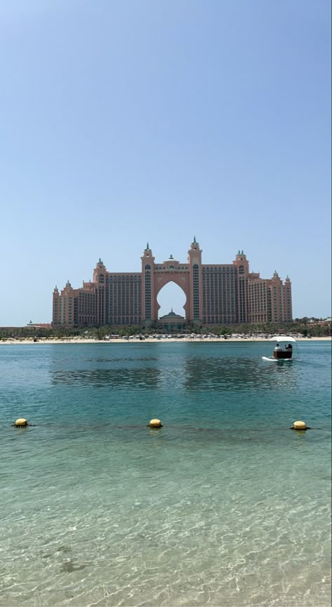 Dubai Aethestic, Dubai Hotel Aesthetic, Dubai Beach Aesthetic, Beach Photography Aesthetic, Summer In Dubai, Dubai Pics, Palm Island Dubai, Uae Aesthetic, Dubai Atlantis