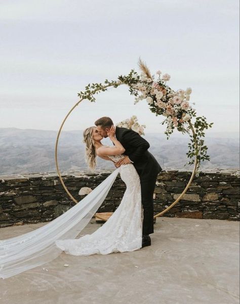 Wedding Trends 2022, Mountains In North Carolina, 2022 Wedding Trends, Wedding Dress Destination, 2022 Wedding Dresses, Wedding Party Photography, Wedding Archway, Wedding Alters, Wedding Portrait Poses