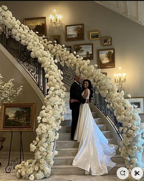 Wedding Staircase Decoration Railings Decorating Ideas, Grand Staircase Wedding Decor, Stair Case Wedding Decoration, Flower Staircase Wedding, Railing Decorations For Wedding, Stairs Flower Decoration, Wedding Staircase Decoration Railings, Staircase Decor Wedding, Stairs Decoration Wedding