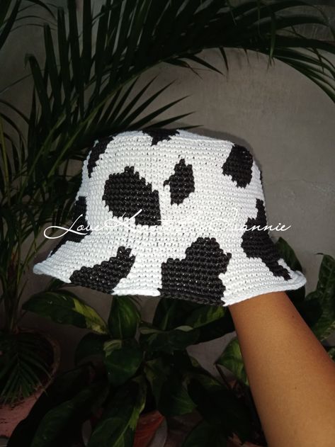 Cow Print Bucket Hat, Cowgirl Things, Ideas A Crochet, Cow Hat, Crochet Products, Crochet Cow, Crocheted Hats, Crochet Bucket Hat, Crochet Fashion Patterns