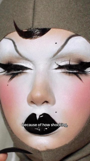 Men Repellent Makeup, Halloween Drag Makeup, Man Repellent Makeup, Art Trends 2024, Makeup Looks Men, Goth Drag Makeup, Makeup Trends 2024, Male Goth Makeup, Drag Makeup Ideas