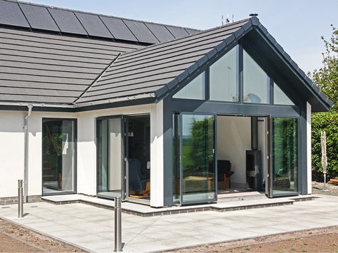 Bungalow Extension Ideas, Extension Veranda, Contemporary Bungalow, House Designs Ireland, Bungalow Extensions, Open Living Room Design, Modern Bungalow Exterior, Home Designs Exterior, Garden Room Extensions