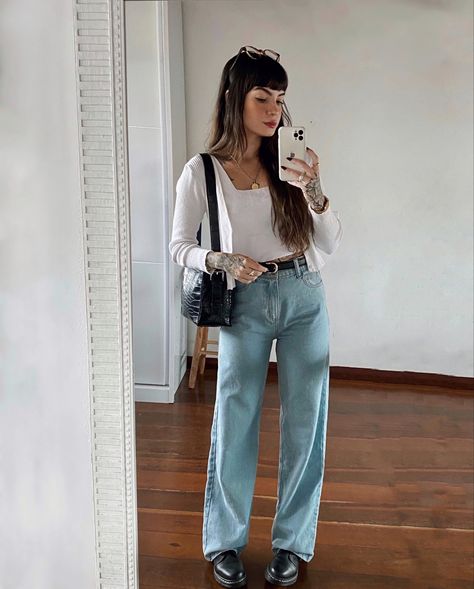 Wide Leg Jeans Outfit, Comfy Fashion, Cargo Jeans, Looks Style, Looks Vintage, Outfits Casuales, Jean Outfits, Wide Leg Jeans, Bell Bottom Jeans