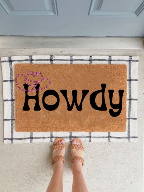 Diy Door Mat Ideas, Diy Welcome Mat, Door Matts, Welcome Mat Ideas, Cute Welcome Mat, Diy Doormat Ideas, Cute Doormats, Cute Door Mats, Door Mat Ideas