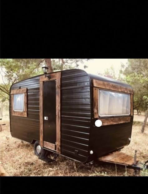 Small Travel Trailer Remodel, Small Travel Trailer, Vintage Trailer Remodel, Vintage Trailers Restoration, Glamper Camper, Camper Redo, Old Campers, Vintage Camper Remodel, Camper Trailer Remodel