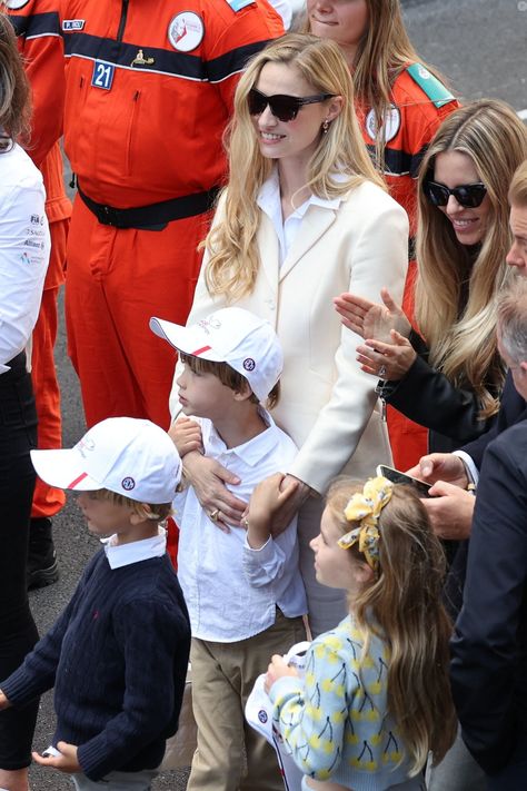 Beatrice Borromeo Attends Monaco E-Prix 2023 Round 6 — Royal Portraits Gallery F1 In Monaco, Beatrice Borromeo Dior, David Ginola, Beatrice Casiraghi, Monaco Grand Prix 2022, Charlotte Casiraghi Horse Riding, Prince’s Palace Monaco, Beatrice Borromeo, Monaco Royals