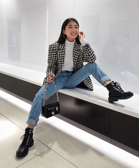 『pιn : ѕoyvιrgo』 ♡soyvirgo.com♡ #attire #keto #outfit #ootd #ootdfashion #bossbabe #girl Mode Poses, Skirt Winter, Cooler Style, Sophisticated Outfits, Korean Fashion Trends, Interview Outfit, Fashion Korean, Shoes Leather, 가을 패션