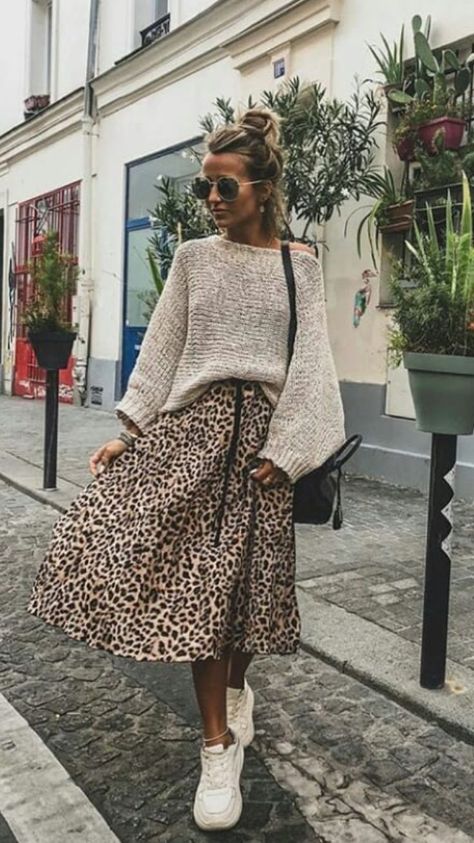 Spring Outfit Women, Look Hippie Chic, Fashion Style Inspiration, Mode Prints, Outfit Essentials, Leopard Print Fashion, Stile Hijab, Tutorial Hijab, Leopard Print Skirt