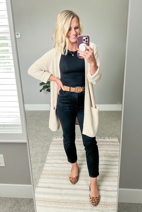 Fall Teacher Style, Cute Jean Work Outfits, Fall Workwear 2023, Teacher Outfits Black Pants, Black Jeans Teacher Outfit, Casual Winter Teacher Outfits, Trendy Teacher Outfits Fall, Fall Outfit Teacher, Outfits For Teachers Fall