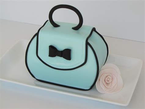 20 Small Purse Cake #purseideas #diypurse #purse Handbag Cake Tutorial, Handbag Cakes, Purse Cake, Handbag Cake, Round Purse, How To Make Purses, Fondant Tutorial, Fashion Cakes, Little Cakes