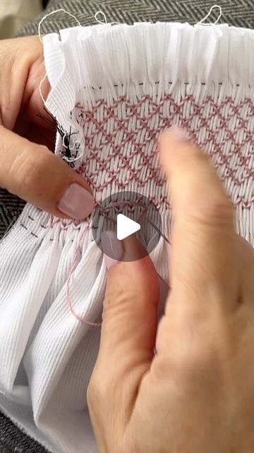 Hand Smocking Tutorial, Wool Blankets Diy, Diy Smock, Smock Dress Pattern, Smocking Fashion, Smocking Embroidery, Blankets Diy, Smock Pattern, Smocking Pattern