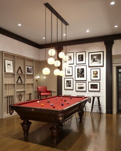 Pool Room Ideas, Billiards Room Decor, Theater Room Decor, Snooker Room, Basement Games, Pool Table Room, Movie Room Decor, Game Room Basement, Game Room Bar