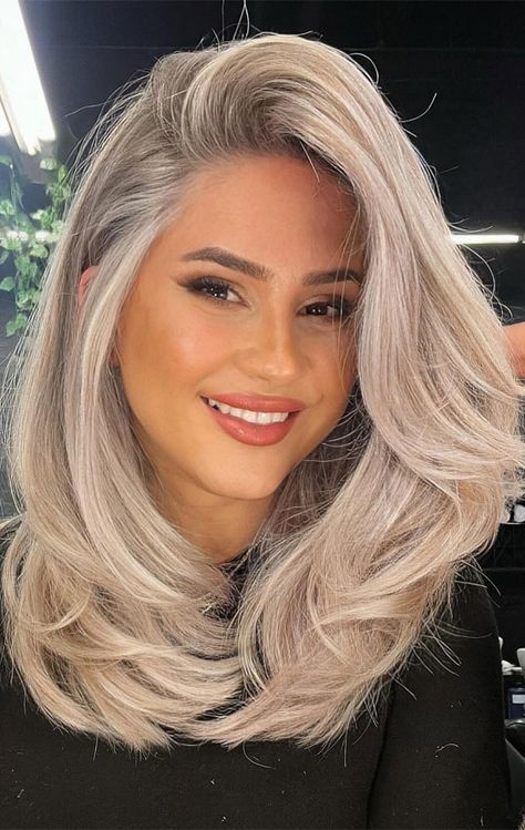 creamy blonde, hair color trends, hair color trends 2024 Hair Color Ideas For Brunettes Short, Winter Blonde Hair, Winter Blonde, Tan Skin Blonde Hair, Blonde Highlights On Dark Hair, Themes Wedding, White Blonde Hair, Golden Blonde Hair, Dyed Blonde Hair