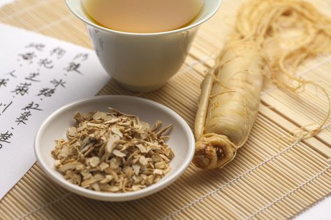 Use this recipe to make ginseng tea, a Korean drink that has been known to give a boost to one's health and vitality. Pirate Watermelon, Benefits Of Ginseng, Cha Recipe, Testosterone Boosting Supplements, Ginseng Tea, Korean Drinks, Korean Ginseng, Traditional Medicine, Chinese Medicine