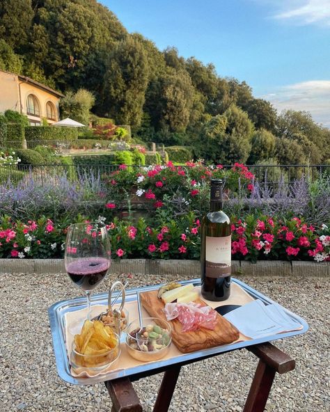 Tuscany Aesthetic, Tuscany Wine, Living In Italy, Italian Table, San Michele, Italy Aesthetic, Farm Stay, Europe Summer, Italian Summer