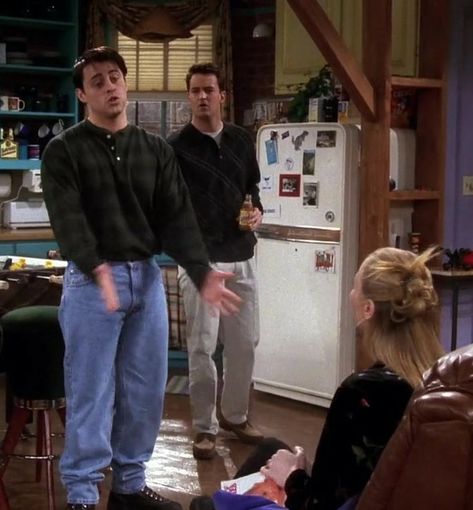 FRIENDS 1998 (S4 E18) Chandler, Joey and Phoebe Joey And Chandler Outfits, Friends Joey Outfits, 90s Boyfriend Outfit, Friends Outfits 90s Joey, Joey Friends Outfits, Joey Tribbiani Outfits, Joey Outfits, Chandler Bing Outfits, Friends Outfits 90s