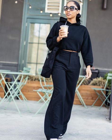 Elevated casual, but make it effortless. Save this post as outfit inspo for running errands this week or for the weekend. Pairing trousers with a cropped hoodie balances out structure with comfort. Swipe and tap for outfit deets and vibes. Cropped Hoodie Outfit, Elevated Casual, Hoodie Outfit, Cropped Hoodie, Running Errands, The Weekend, Clothing Brand, Make It, Tap