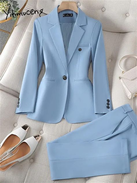 Elegant Pants Suits, Costume Noir, Suit Outfit, Office Suit, Elegant Blazers, Middle Age Fashion, Modern Clothing, Woman Suit Fashion, Pantsuits For Women