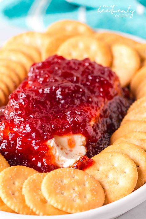 Cranberry Pepper Jelly Recipe, Pepper Jelly Appetizer, Cranberry Dip Recipes, Cranberry Pepper Jelly, Pumpkin Cheesecake Dip, My Heavenly Recipes, Cranberry Dip, Pepper Jelly Recipes, Cranberry Jelly