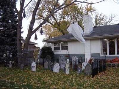 Midwest Halloween, Midwest Autumn, Halloween 2000s, Liminal Nostalgia, 2000s Halloween, Halloween Nostalgia, Yard Haunt, Halloween Aesthetic, Season Of The Witch