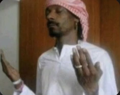 #snoopdogg Snoop Dogg Funny, رورونوا زورو, Current Mood Meme, Photographie Portrait Inspiration, Snoop Dog, Reaction Face, Snapchat Funny, Funny Profile, Memes Br