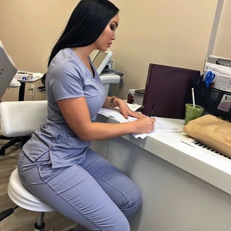 Christina Assadourian (@christinaaplbum) • Instagram photos and videos Nurse Pictures At Work, Girls Therapy, Nurse Outfit Scrubs, Nurse Inspiration, Nurse Aesthetic, Cute Scrubs, Scrubs Outfit, Beautiful Angels, 90s Hip Hop Fashion