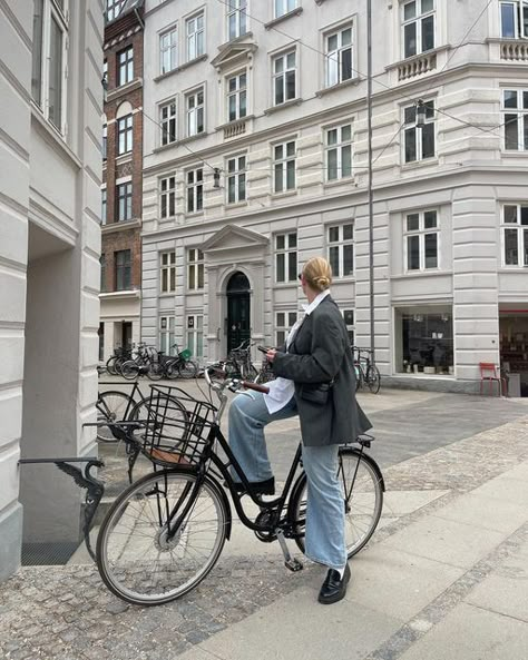 Copenhagen Bike Style, Copenhagen Lifestyle Aesthetic, Bike Copenhagen, Copenhagen Life, Copenhagen Lifestyle, Copenhagen Instagram, Copenhagen Bike, Copenhagen Girl, Copenhagen Aesthetic