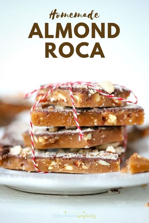 Homemade Almond Roca Recipe, Almond Roca Recipe, Roca Recipe, Saltine Toffee, Almond Roca, Chocolate Peppermint Bark, Toffee Recipe, Easy Christmas Treats, Homemade Candies