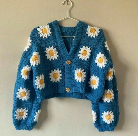 Crochet Daisy Cardigan, Square Crochet Sweater, Granny Square Crochet Sweater, Cat Scarf Pattern, Daisy Cardigan, Jumper Fits, Crochet Sweater Design, Gilet Crochet, Sweater Patterns