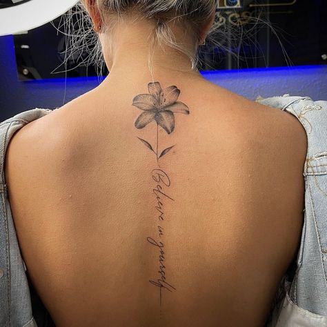 23 Spine Tattoos for Women in 2022 - Small Tattoos & Ideas Tatuaje Cover Up, Back Tattoo Women Spine, Spine Tattoos For Women, Tattoos For Black Skin, Spine Tattoo, Tattoo Videos, Back Tattoo Women, Spine Tattoos, Tattoos For Daughters