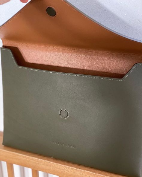 Leather Laptop Sleeve, Leather Laptop Case, Leather Laptop, Ipad Cover, Magnetic Clasp, Laptop Case, Laptop Bag, Laptop Sleeves, Hand Stitching