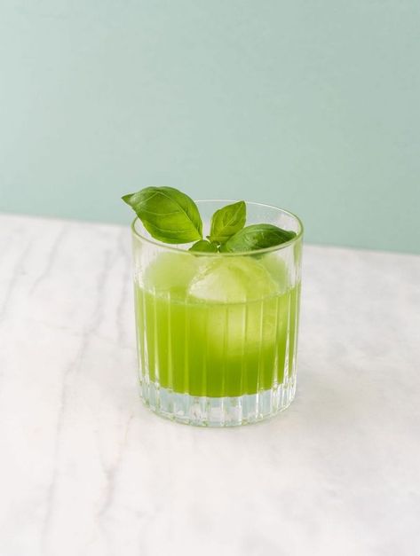 Gin Basil Smash | Mixology Cocktails Basil Drinks Cocktails, Basil Smash Cocktails, Mixology Cocktails, Gin Basil Smash, Basil Cocktail, Basil Smash, Recipe Inspiration, Cocktail Recipe, Mixology