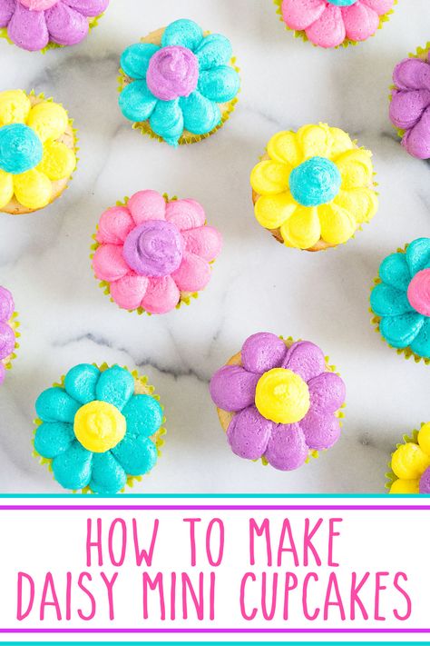 a flatlay of daisy mini cupcakes. Buttercream Daisies, Thanksgiving Colors, Daisy Cupcakes, Cupcake Videos, Spring Cupcakes, Spring Desserts, Lemon Cupcakes, Salty Cake, Easy Cupcakes