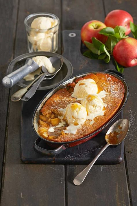 Apple And Caramel, Caramel Pudding Recipe, Pudding Desserts Recipes, Self Saucing Pudding, Winter Dessert, Winter Dessert Recipes, Caramel Pudding, Pudding Dessert, Winter Desserts