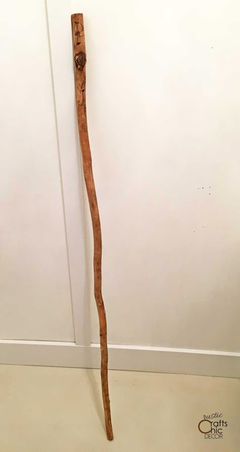 A DIY Walking Stick Whittled From A Branch - Rustic Crafts & Chic Decor Engraved Walking Stick, Walking Stick Ideas, Diy Walking Stick, Bow Staff, Handmade Walking Sticks, Rustic Decorating, Hiking Staff, Hand Carved Walking Sticks, Stick Wood