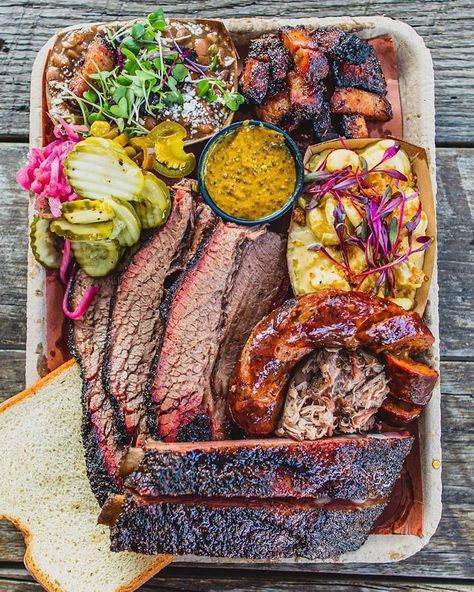 Satisfying Pics, Bbq Feast, Brisket Burnt Ends, Bbq Platter, Bbq Tray, Bbq Plates, Bbq Steak, Barbeque Recipes, Bbq Brisket