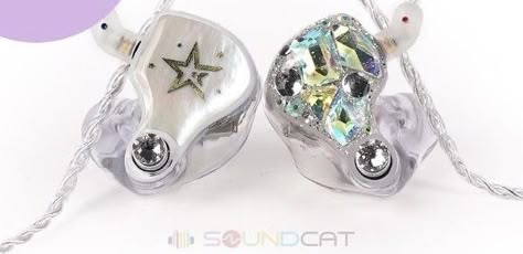 Ear Piece Kpop, Music Mic, Kpop Shifting, In Ear Monitor, In Ear Monitors, Music Accessories, Fame Dr, Girls Sweet, Album Design