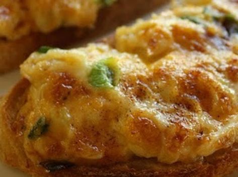 Cheesy Crab Bread Cajun Seafood Recipes, Cheese Bread Recipes, Crab Bread, Seafood Bread, Appetizers Seafood, Canned Crab Meat, Cheese Bread Recipe, Recipes With Ingredients, Breakfast Bread Recipes