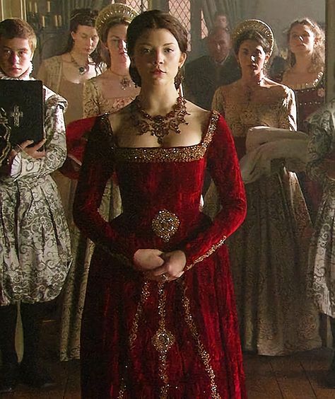 Natalie Dormer Anne Boleyn, The Tudors Costumes, Tudor Gown, Coronation Gown, Tudor Dress, Tudor Fashion, Tudor Costumes, Royal History, The Tudors