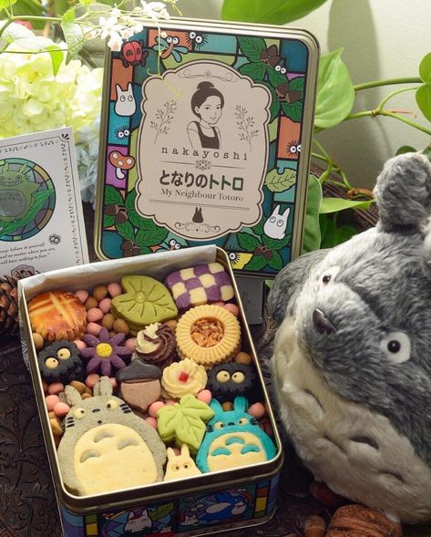 If you are a fan of Studio Ghibli’s animated films, you might want to check out these cute and delicious cookies from Japan. They are inspired by the iconic character Totoro from the movie “My Neighbor Totoro”. The cookies are made by a bakery called Nakayoshi Sweets, which specializes in creating themed desserts and snacks. […] The post How to Get Your Hands on These Cu... Totoro Cookies, Ghibli Background, Cute Totoro, Cookies Gift, 귀여운 음식 그림, Themed Desserts, Cookie Box, Eat Dessert First, My Neighbor Totoro