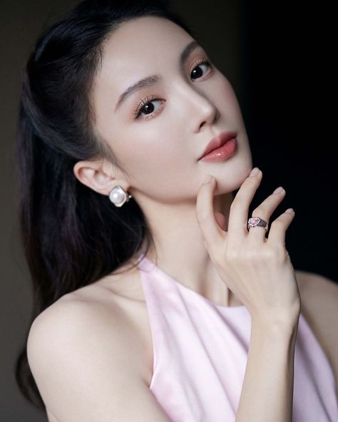 Jin Chen on livestream event | China Entertainment News Gina Jin, Entertainment Industry, Tao, Entertainment News, Asian Beauty, Photo Album, Latest News, Pearl Earrings, Actresses