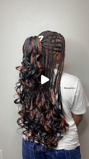 @hair.glowww on Instagram: "Chocolate French curls 🤎🖤 • • • • #boraborabraids #frenchcurls #hairglowww #killeenhairstylist #fulanilemonadebraids #lemonadebraids #killeenbraider #braider #braids #knotlessbraids #knotlesswithcurls #curls #curlyends #natualhair #naturalhairsyles #tribalbraids #fulanibraids #summerhairstyles #braidsszn #cornrows #mencornrows #twists #twostrandtwists #bohobraids #bohemianbraids #boho #bohemian #invisiblelocs #extrafullknotlessbraids #knotlessbob" French Boho Braids, Bohemian French Curl Braids, How To Style French Curls Braids, Boho French Curl Braids, French Curl Braids, Curl Braids, French Curls, French Curl, Two Strand Twists