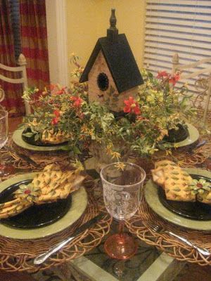 Kristen's Creations: Spring Birdhouse Tablescape Kitchen Table Centerpiece Everyday, Sentimental Crafts, Birdhouse Centerpiece, Birdcage Centerpiece, Spring Centerpieces, Kitchen Color Red, Trendy Kitchen Colors, Summer Tablescapes, Beautiful Birdhouses