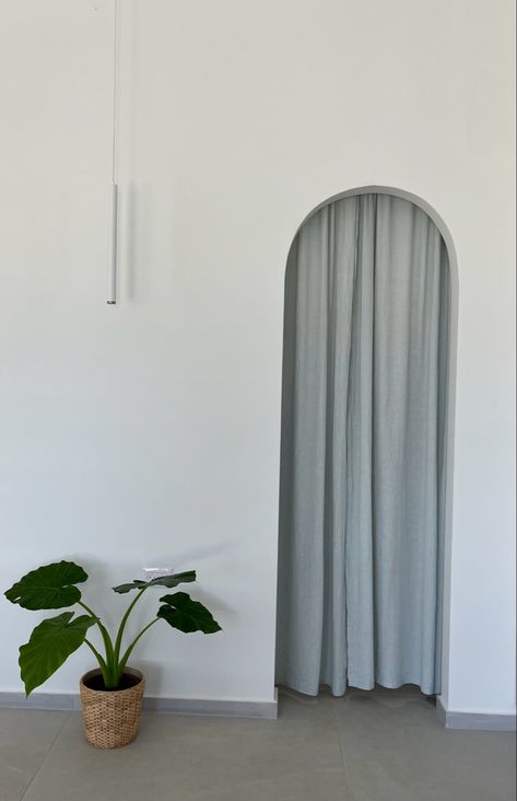 Walk In Wardrobe Curtain Door, Arched Doorway With Curtain, Arch Door With Curtain, Curtains Doorway Entrance, Curtain In Doorway, Curtain For Doorway, Doorway Covering Ideas, Arch With Curtains, Door Curtain Ideas Entrance