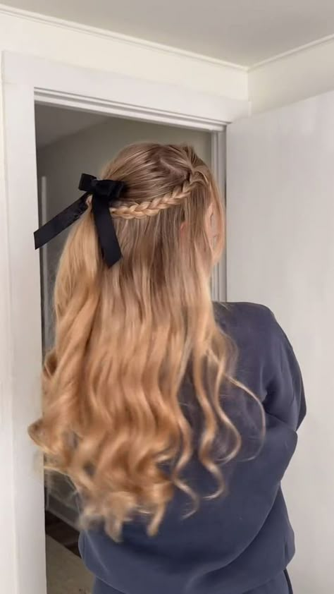 Braided Slick Back, Europe Hairstyles, Hair Styles For School, Styles For School, Hairstyles For Layered Hair, Bow Hairstyle, Hair Tips Video, Peinados Fáciles Para Cabello Corto, Hair Tutorials Easy